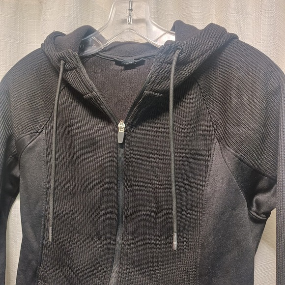 SWISS TECH Women's Size XS Black Zip Ribbed Knit Fleece Jacket with Hood - Picture 2 of 5